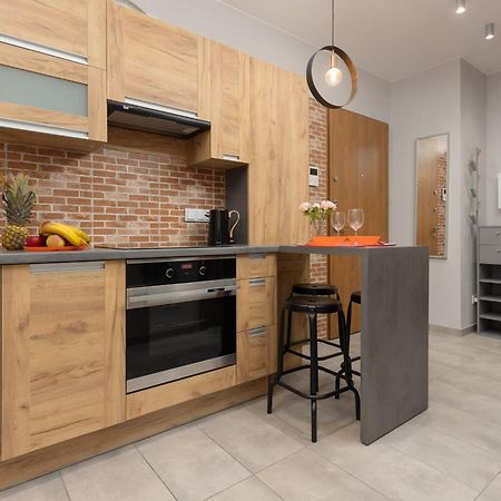 Cozy Three-Bedroom Family Apartment In Warsaw By Noclegi Renters Екстер'єр фото